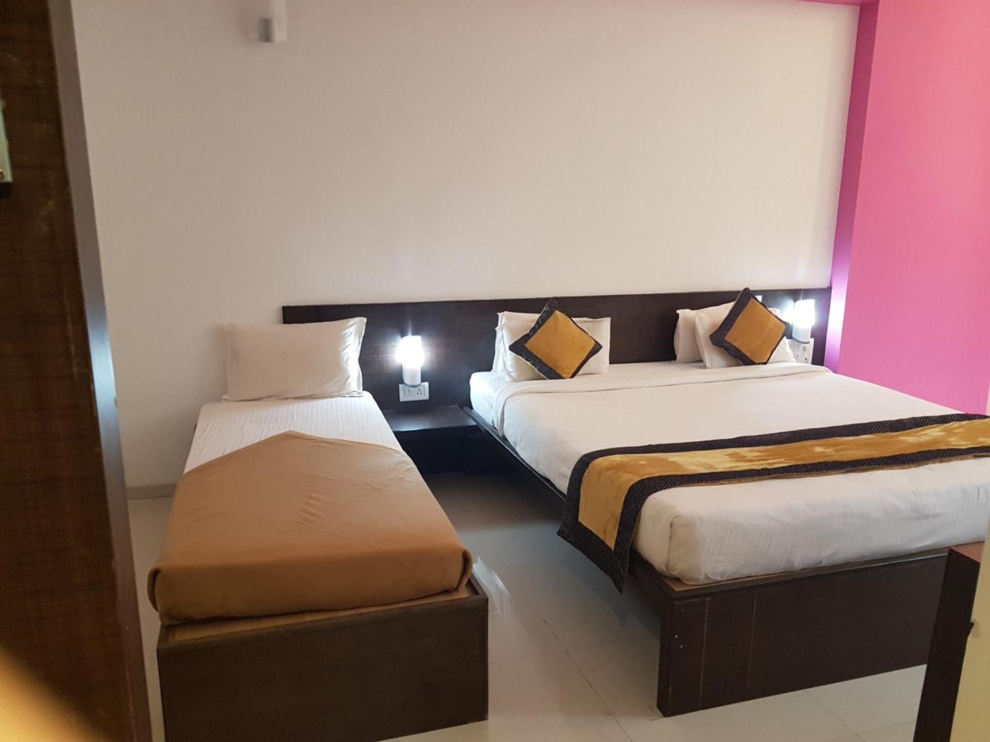 Hotel Golden View Shirdi Zewnętrze zdjęcie