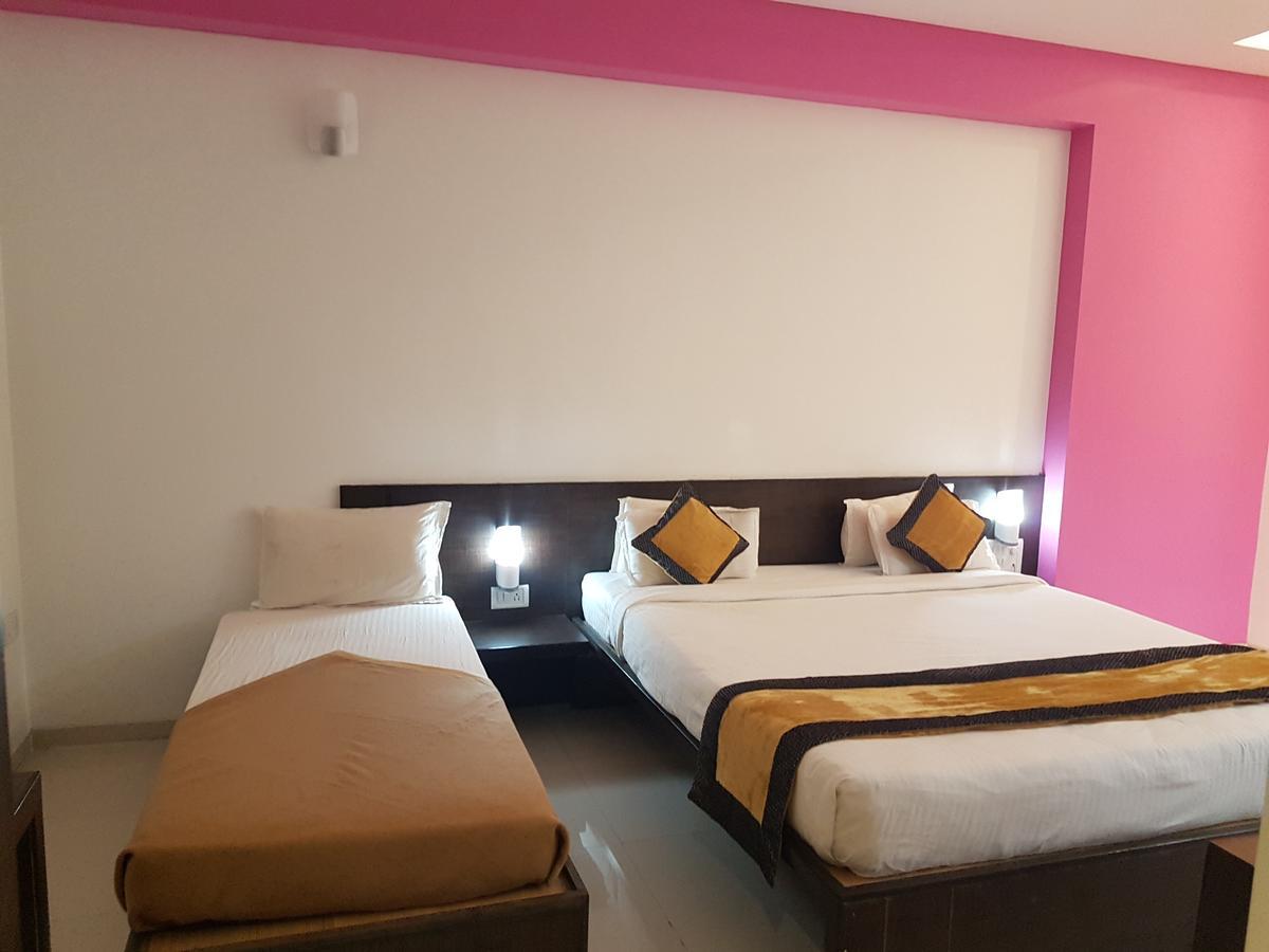 Hotel Golden View Shirdi Zewnętrze zdjęcie